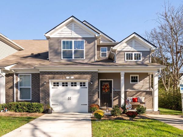 15 Torrey Pines Ln, Lebanon, TN 37087