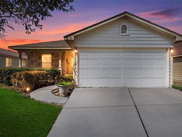 214 Pentire WAY, Hutto, TX 78634