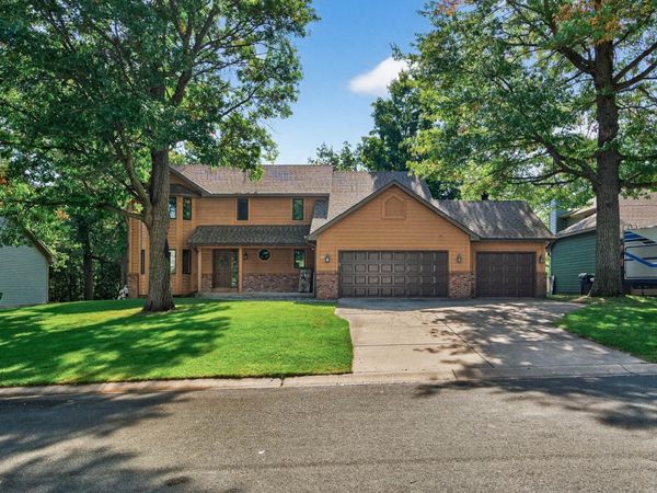 102 Woodridge Lane, Circle Pines, MN 55014