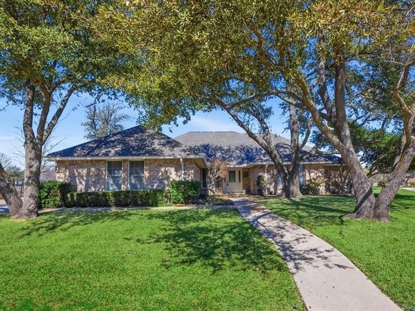 11617 Pine Creek Court, Fort Worth, TX 76008