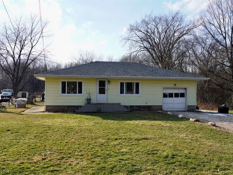4400 Dunton Road, Lorain, OH 44055 Photo 1