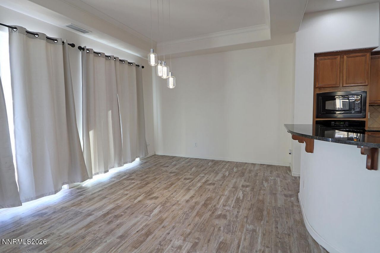 10890 Serratina Drive, Reno, NV 89521 Photo