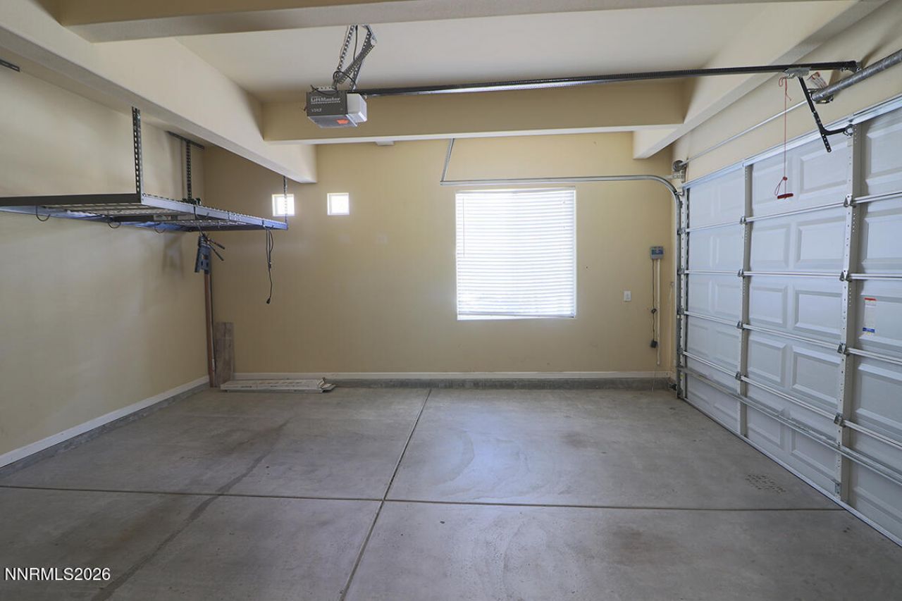 10890 Serratina Drive, Reno, NV 89521 Photo