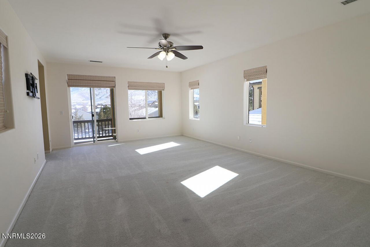 10890 Serratina Drive, Reno, NV 89521 Photo