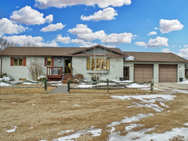 38630 Country Place, Aberdeen, SD 57401
