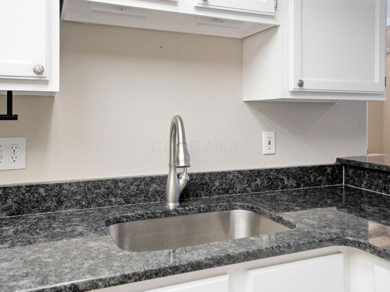 6770 Chateau Chase Drive, Columbus, OH 43235 Photo 21