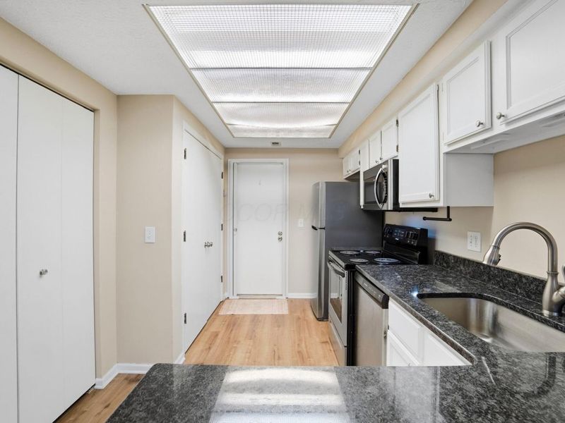 6770 Chateau Chase Drive, Columbus, OH 43235 Photo 22