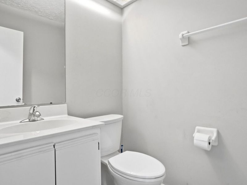 6770 Chateau Chase Drive, Columbus, OH 43235 Photo 34