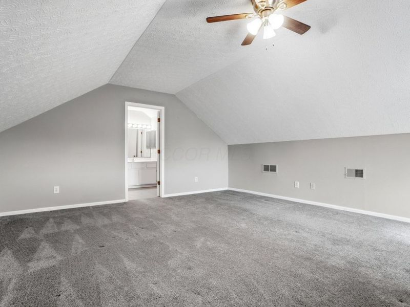 6770 Chateau Chase Drive, Columbus, OH 43235 Photo 38