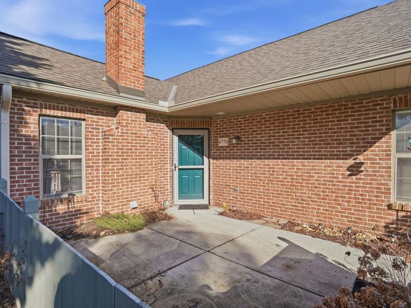 6770 Chateau Chase Drive, Columbus, OH 43235 Photo 5