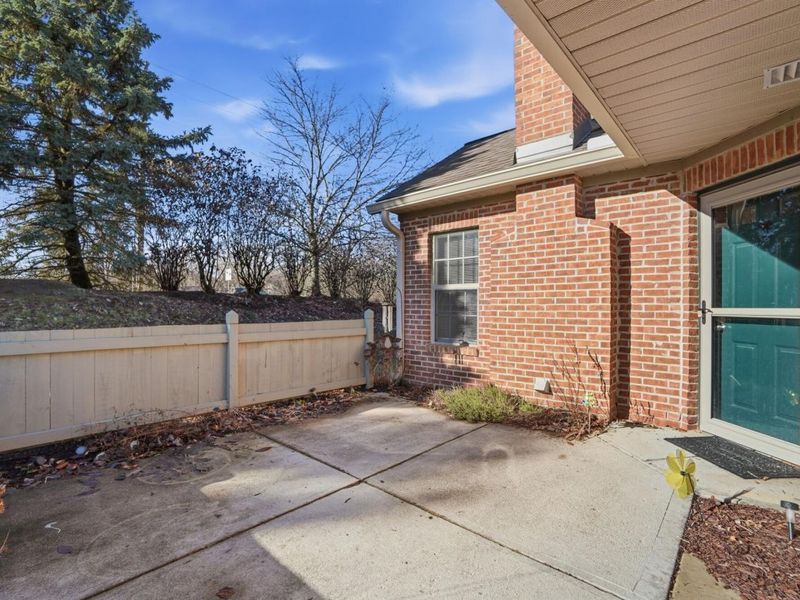 6770 Chateau Chase Drive, Columbus, OH 43235 Photo 6