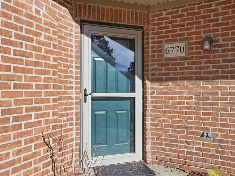 6770 Chateau Chase Drive, Columbus, OH 43235 Photo 8