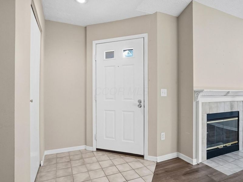 6770 Chateau Chase Drive, Columbus, OH 43235 Photo 9