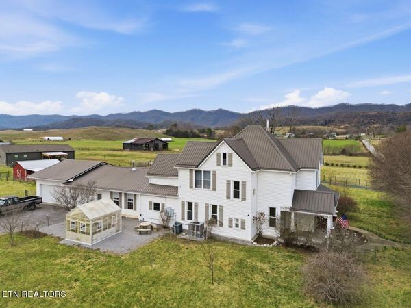 207 Thomas Rd, Speedwell, TN 37870