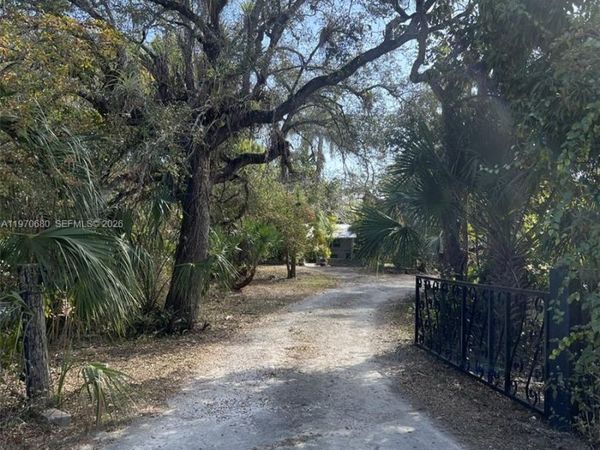 23755 SW 142nd Ave, Homestead, FL 33032