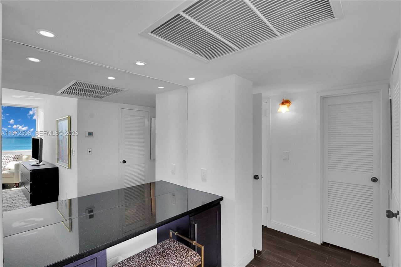 3140 S Ocean Dr, Unit 604, Hallandale Beach, FL 33009 Photo