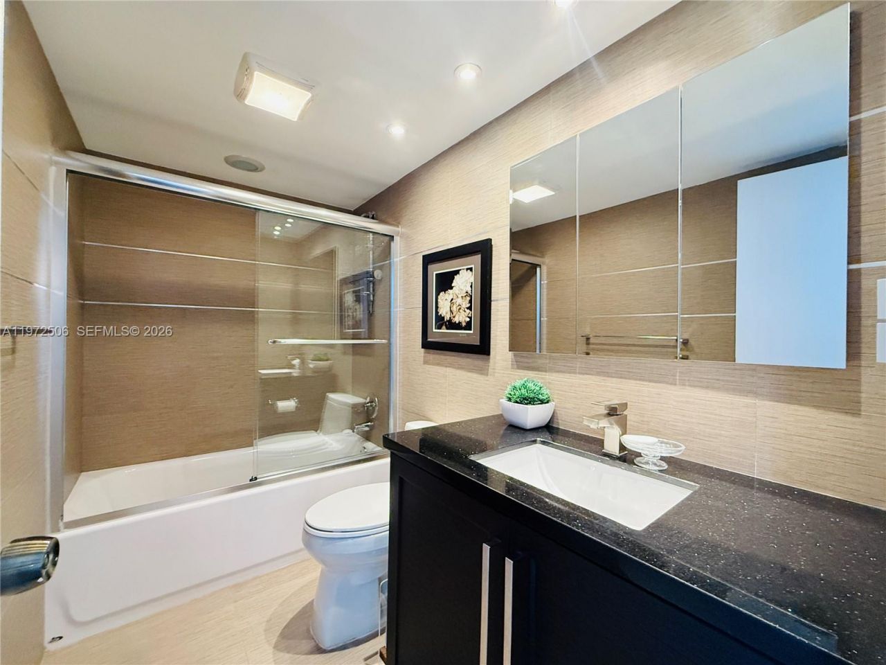 3140 S Ocean Dr, Unit 604, Hallandale Beach, FL 33009 Photo