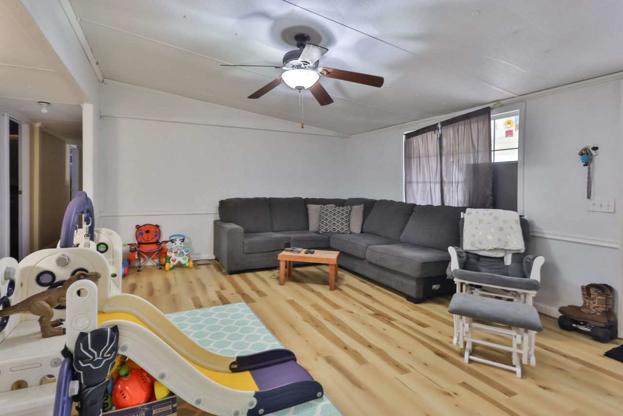 78 Dove St.  Photo 5