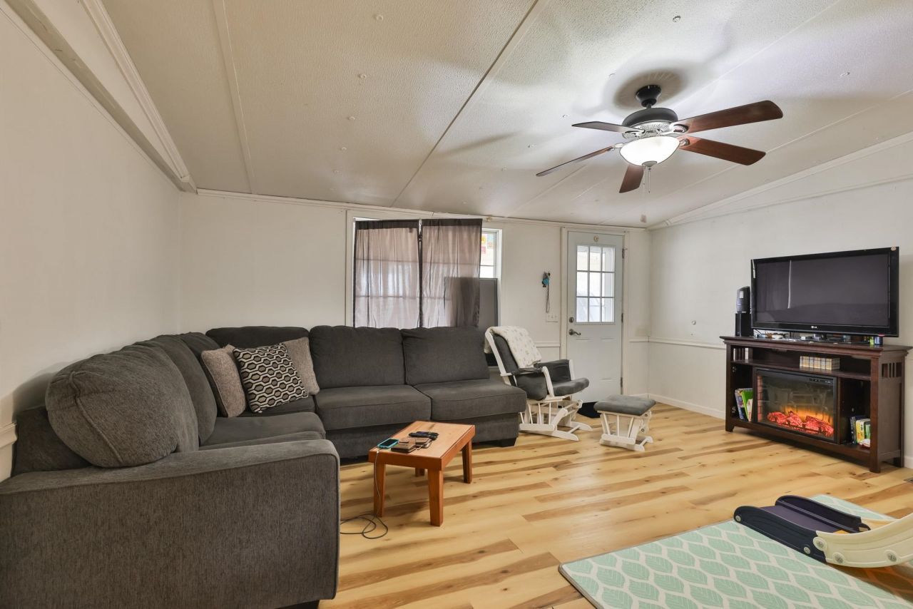 78 Dove St.  Photo 6