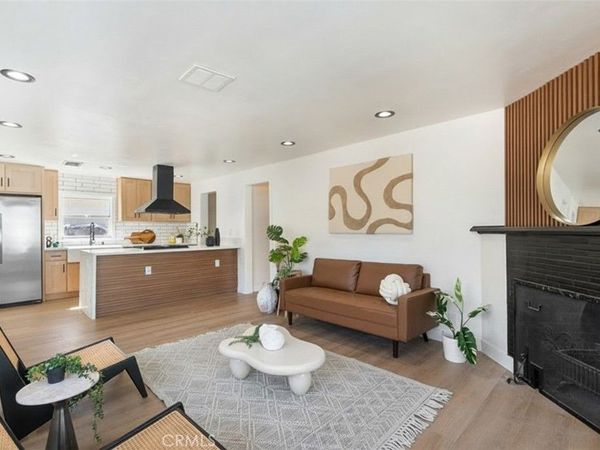 915 N Pasadena Avenue, Azusa, CA 91702