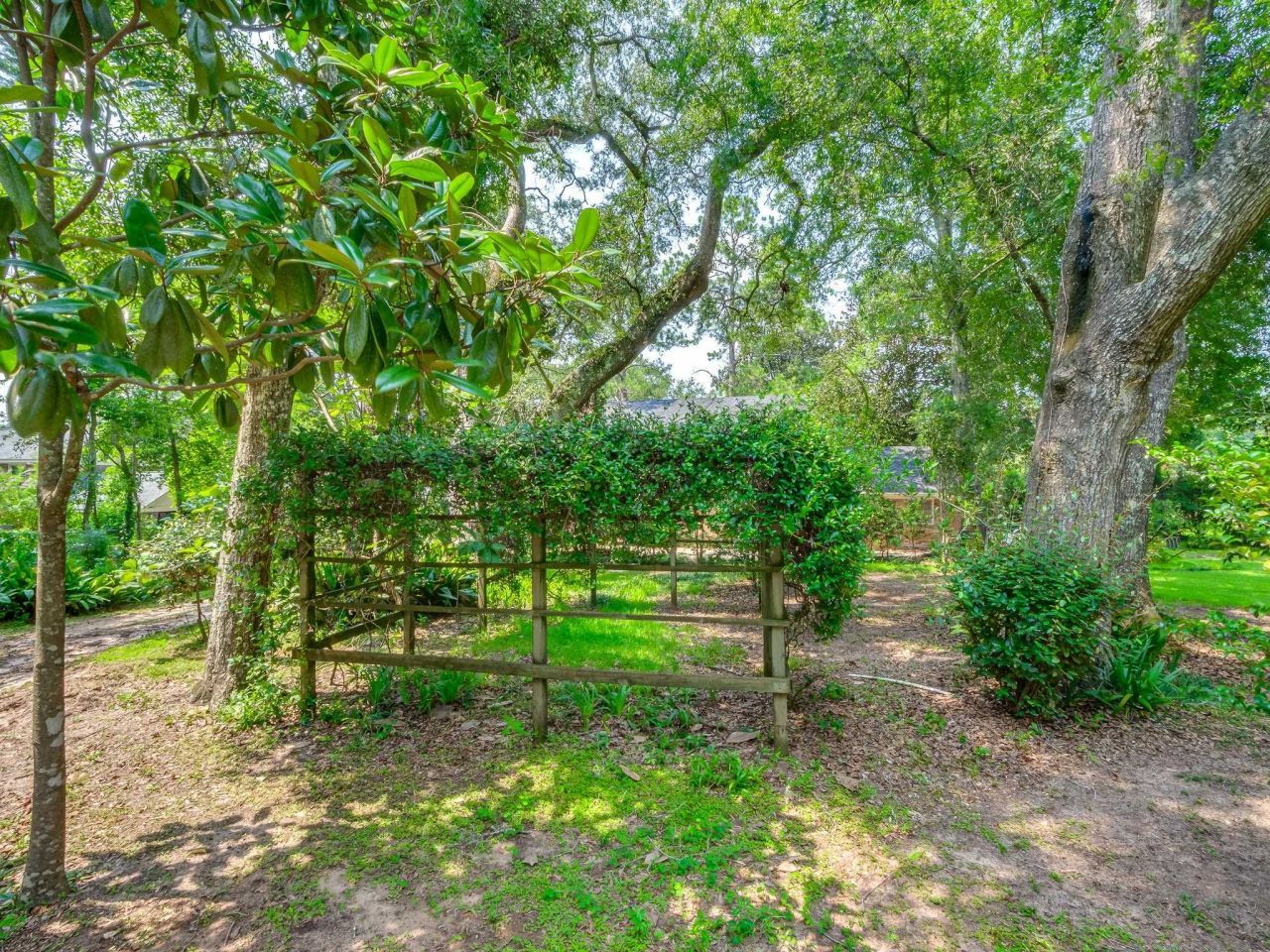 5119 Ile De France Drive , Tallahassee, FL 32308 Photo