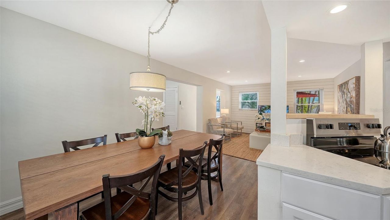 662 Calle Del Otono, Sarasota, FL 34242 Photo