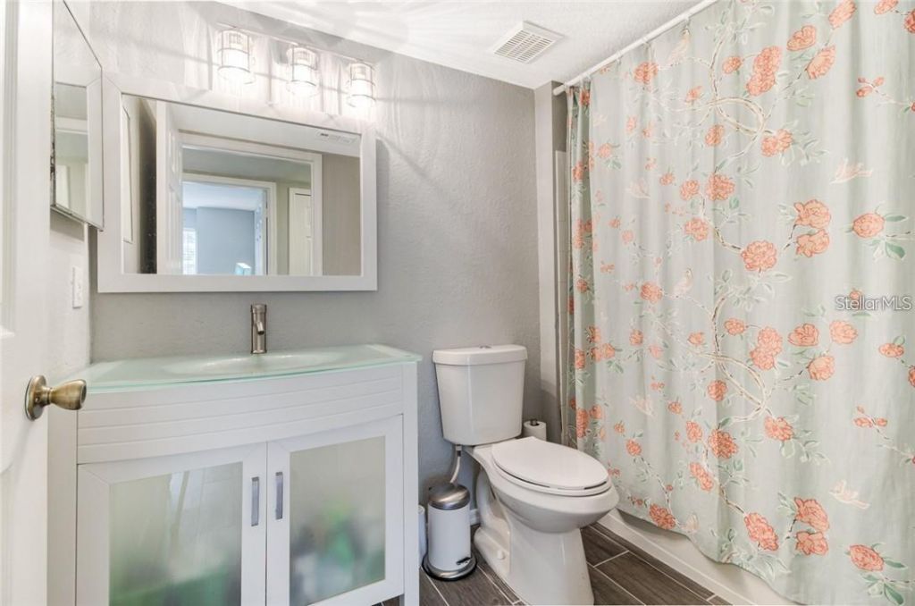 13953 Fairway Island Drive, Unit 621, Orlando, FL 32837 Photo
