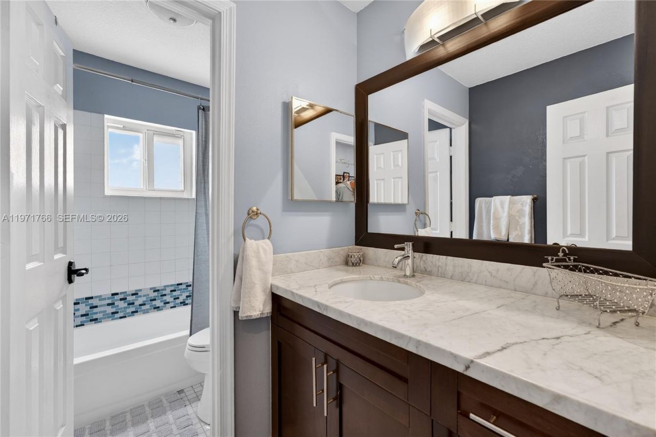 391 Bermuda Springs Dr, Weston, FL 33326 Photo