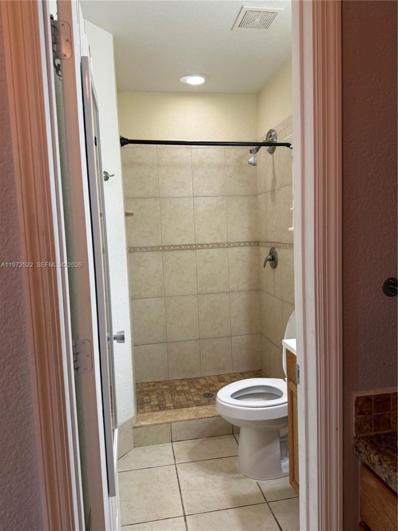 19633 NW 62nd Pl, Miami, FL 33015 Photo