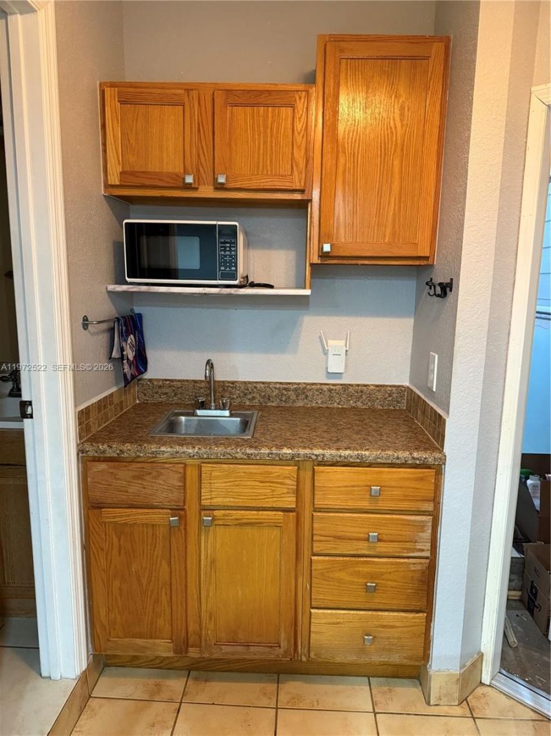 19633 NW 62nd Pl, Miami, FL 33015 Photo