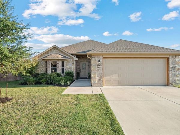 904 Sam Street, Springtown, TX 76082