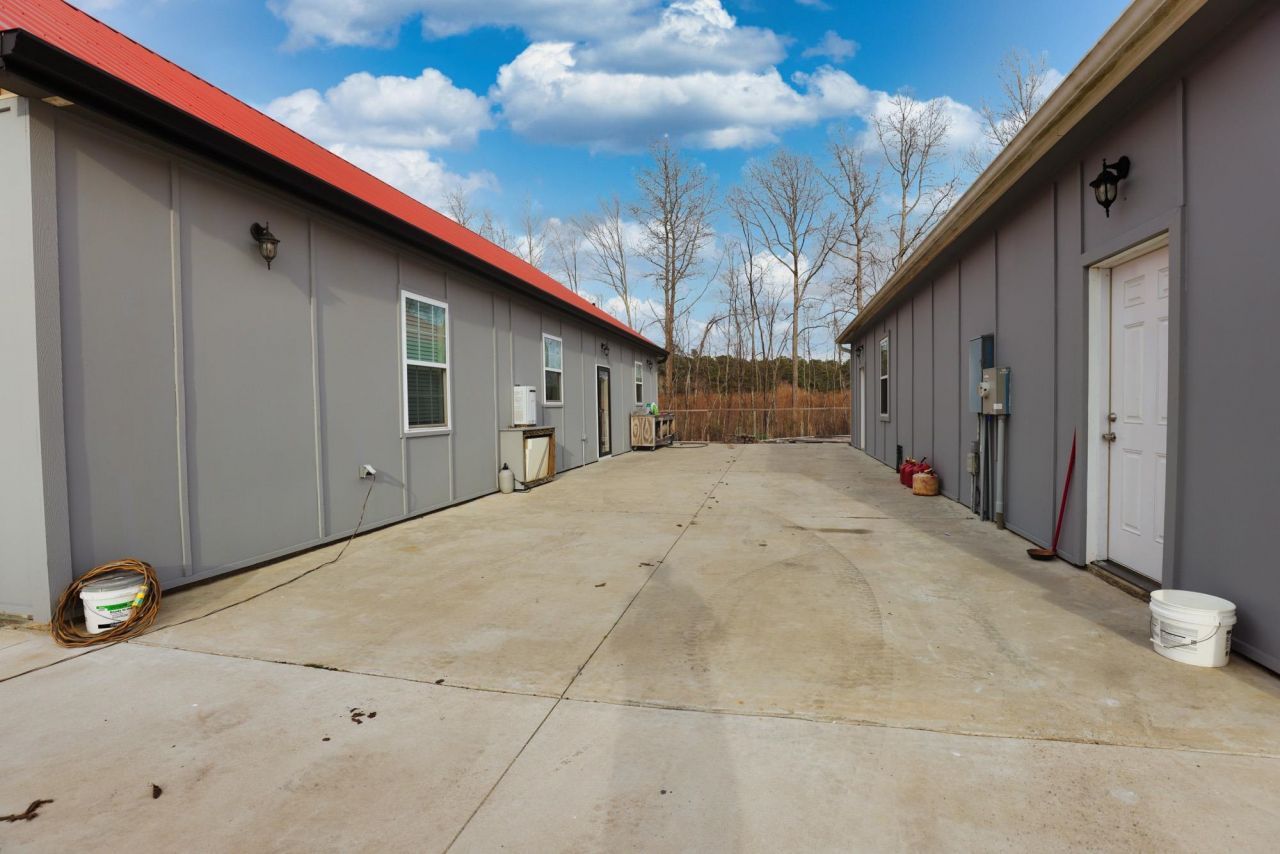 1170 Airport Rd.  Photo 38