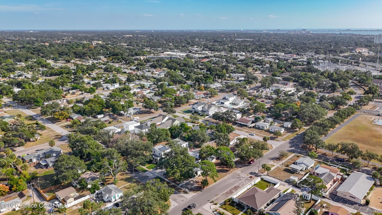 6948 Dartmouth Avenue N, Saint Petersburg, FL 33710 Photo