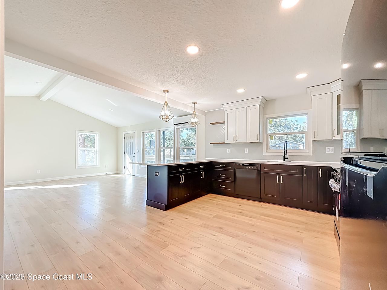 6948 Dartmouth Avenue N, Saint Petersburg, FL 33710 Photo