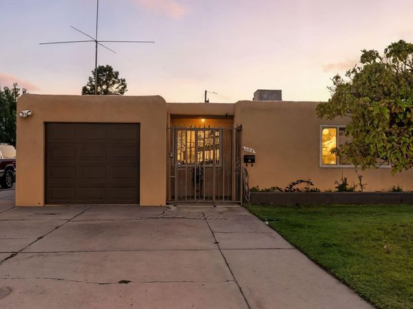 634 Gene Avenue NW, Albuquerque, NM 87107