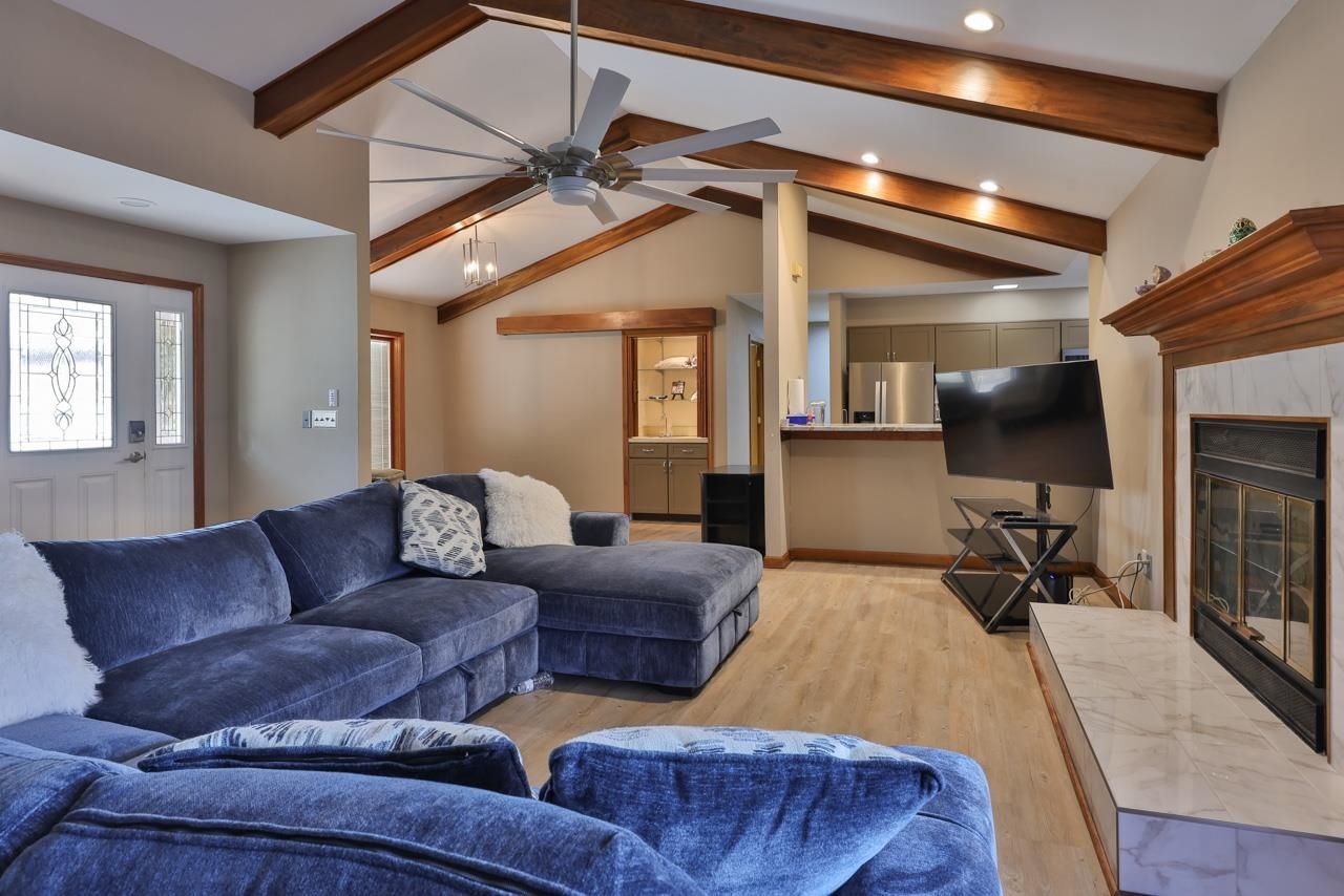 4704 Pine Lake Dr. Photo 4