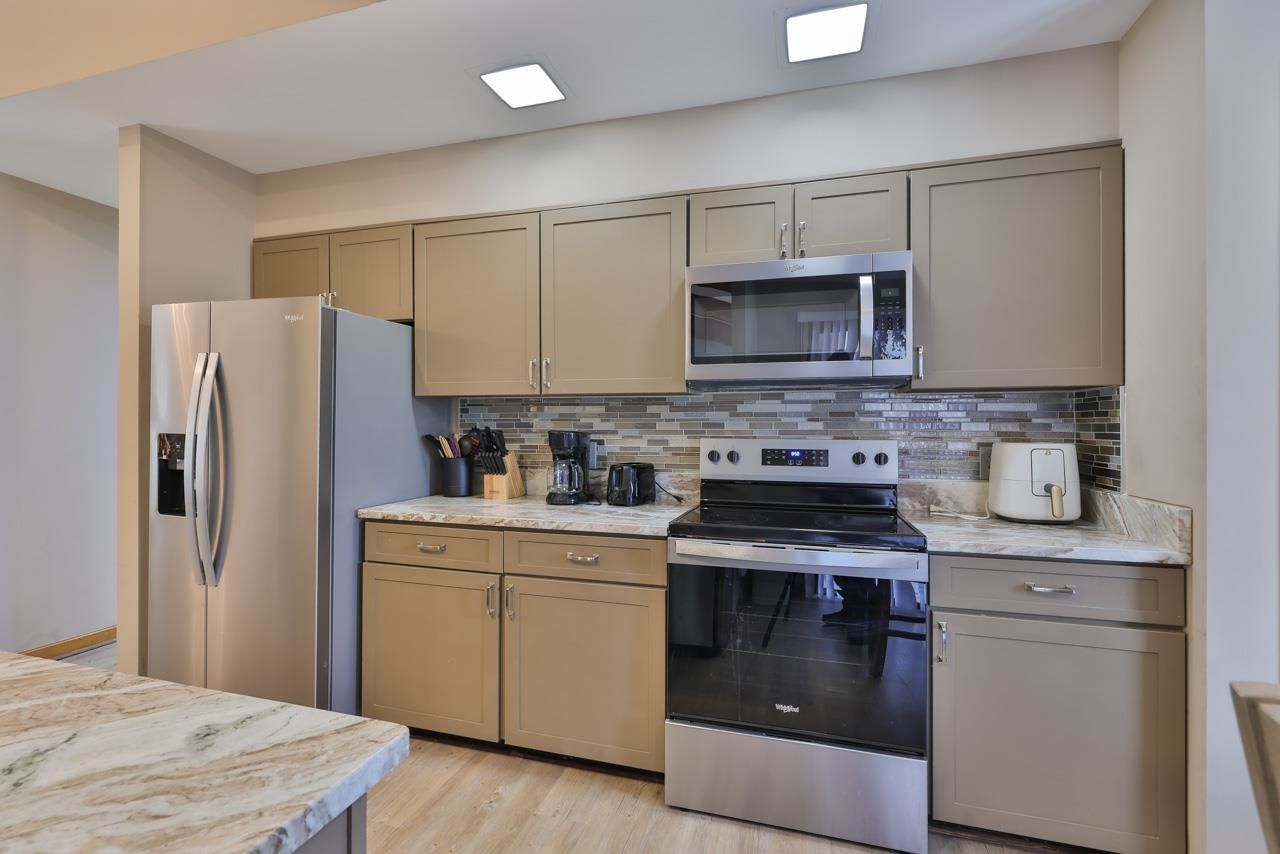 4704 Pine Lake Dr. Photo 7