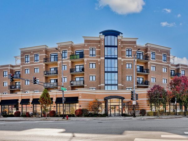 5582 N Lincoln Avenue, Unit C2, Chicago, IL 60625