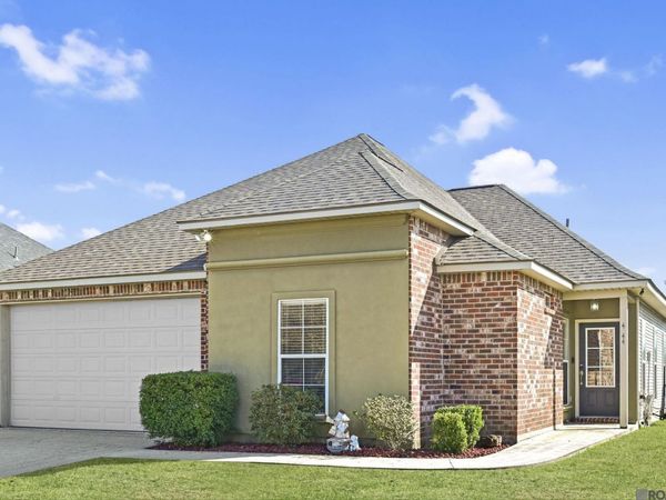 40445 Fox Run Dr, Gonzales, LA 70737