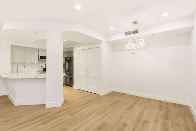 720 S Sapodilla Avenue, Unit 304, West Palm Beach, FL 33401 Photo