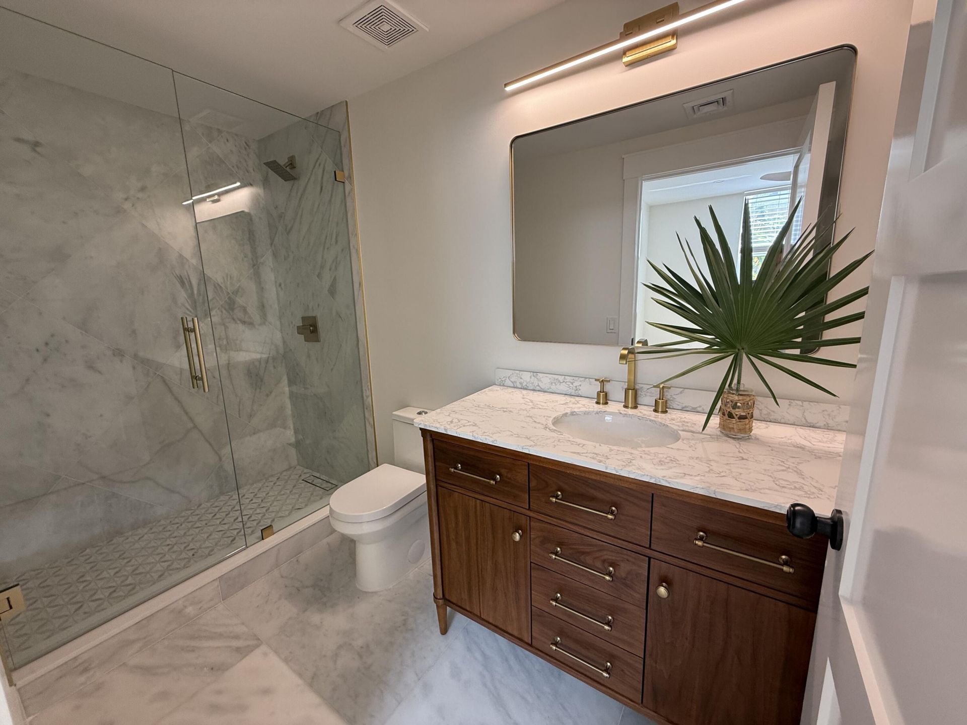 720 S Sapodilla Avenue, Unit 304, West Palm Beach, FL 33401 Photo