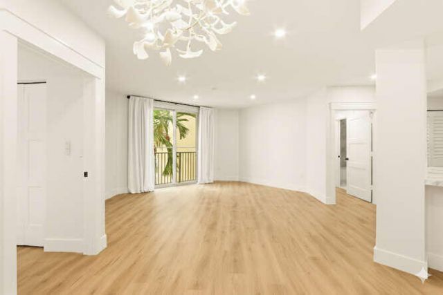 720 S Sapodilla Avenue, Unit 304, West Palm Beach, FL 33401 Photo