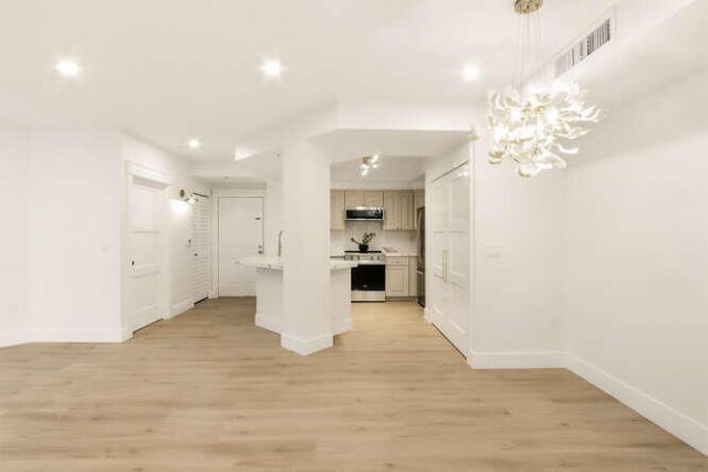 720 S Sapodilla Avenue, Unit 304, West Palm Beach, FL 33401 Photo