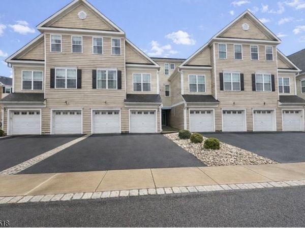 8 Swing Bridge Ln, South Bound Brook, NJ 08880