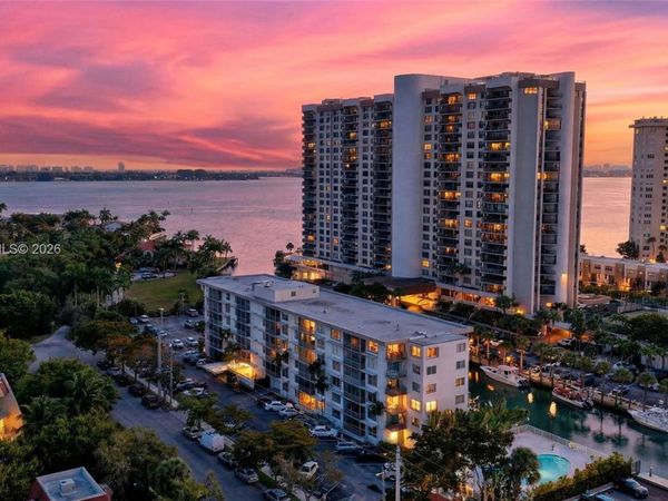 1750 NE 115th St, Unit 601, Miami, FL 33181