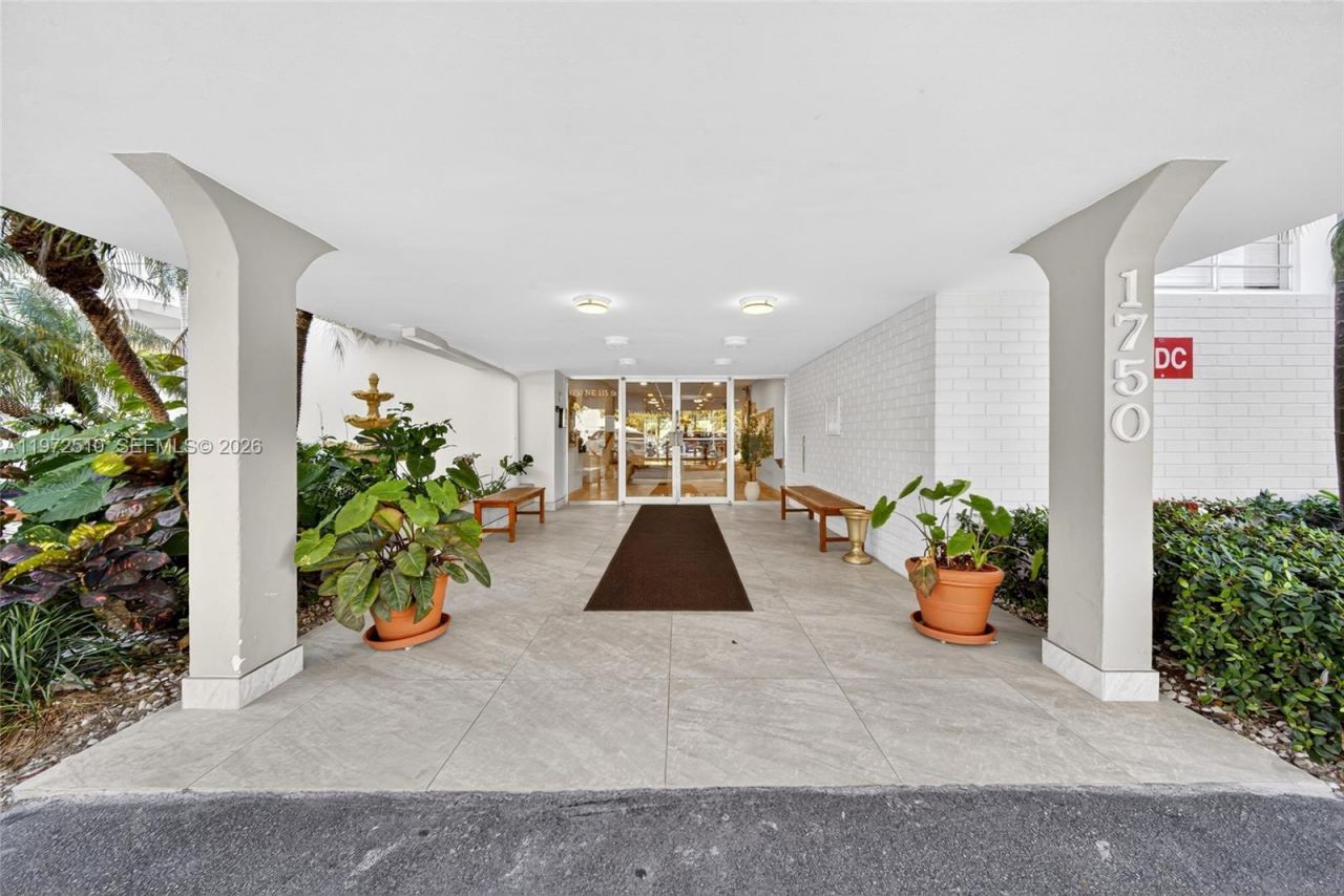 1750 NE 115th St, Unit 601, Miami, FL 33181 Photo