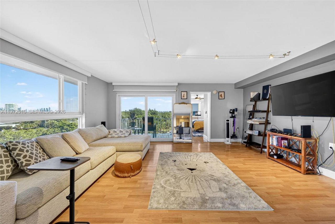 1750 NE 115th St, Unit 601, Miami, FL 33181 Photo