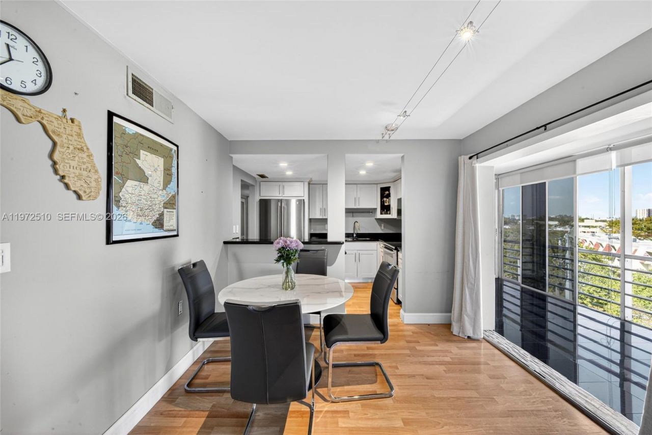 1750 NE 115th St, Unit 601, Miami, FL 33181 Photo