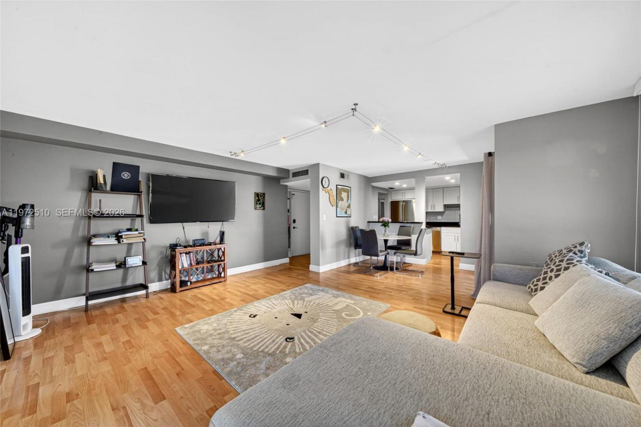 1750 NE 115th St, Unit 601, Miami, FL 33181 Photo