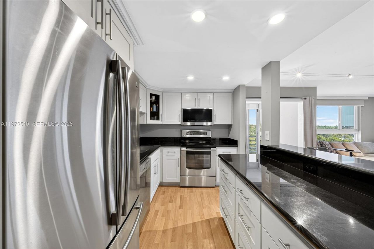 1750 NE 115th St, Unit 601, Miami, FL 33181 Photo